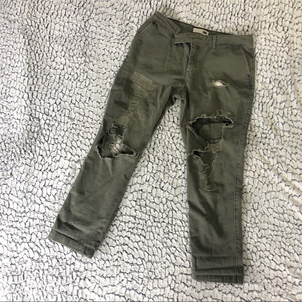 Levi’s Destroyed Jeans. W29